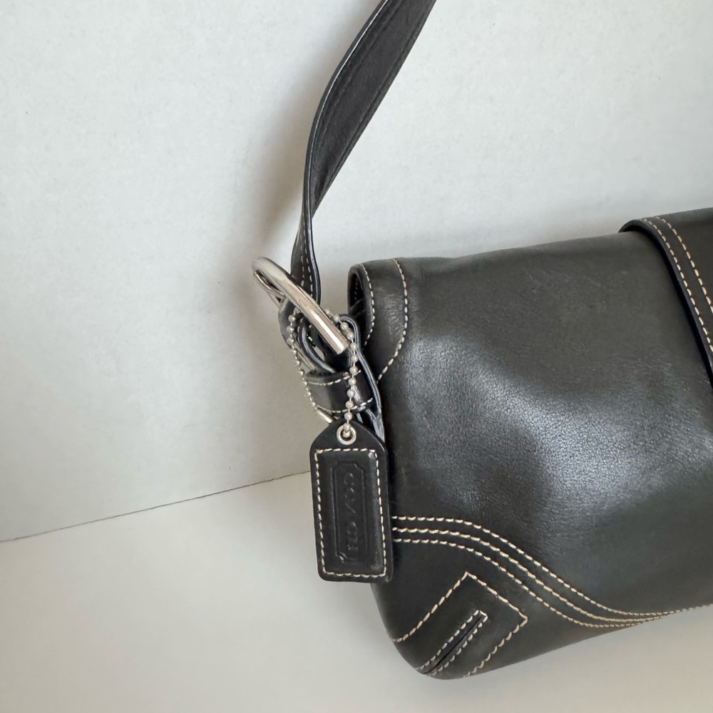 Coach 8A05 SoHo Black Leather Flap Shoulder Bag – Original 2005 Release, Y2K. - Picture 5 of 15